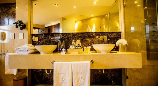 Suite Hotel Dann Carlton Cali