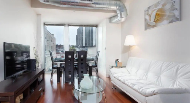 Fantastic Philly Fully Furnished Apartments, Забронировать Апартаменты/квартира Филадельфия Philadelphia Metropolitan Area, рядом с Художественный музей Филадельфии