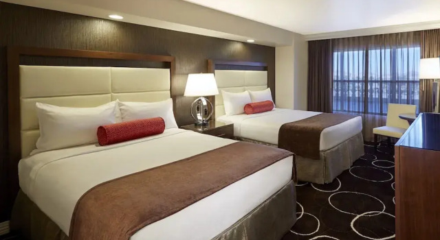 Четырёхместный номер Deluxe Sunset Station Hotel & Casino