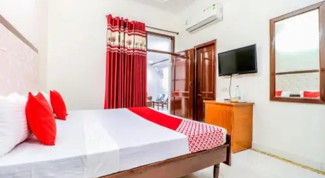 OYO 11036 Preet Lodge Mohali, Book Hotel Mohali Punjab