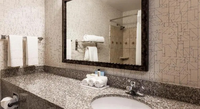 Номер Standard с балконом Holiday Inn Express Lancaster by IHG