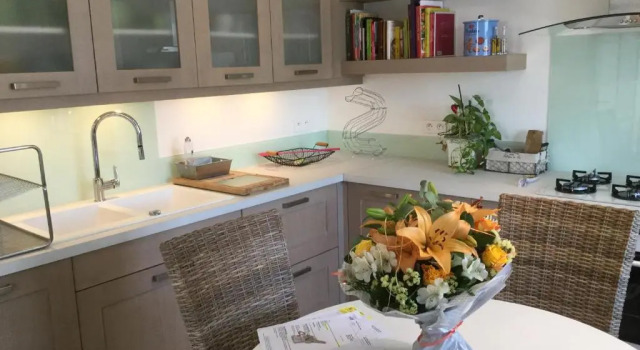 Вилла Vacation rental in the Alpilles, Provence, close to the village center - Beautiful view -Air conditionning Heated pool and spa - sleeps 8