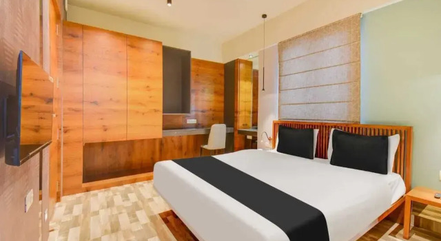 Abssolute Homtel - Rooms and Suites, Забронировать Отель Отели Aundh с парковкой, Парковка