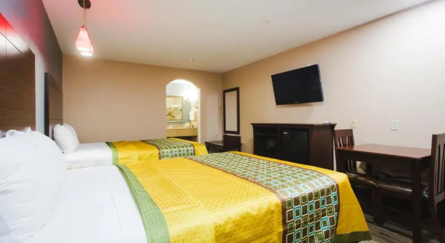 Четырёхместный номер Standard Home Place Inn