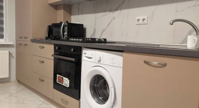 Апартаменты Charming Chișinău Apartment With Gas Heating & Hot Tub
