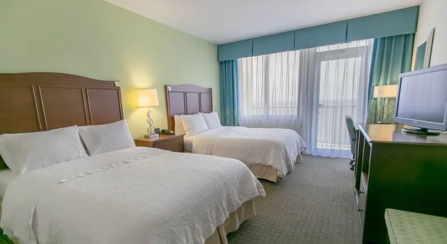 Четырёхместный номер Standard с балконом и рядом с пляжем Hampton Inn & Suites - Orange Beach