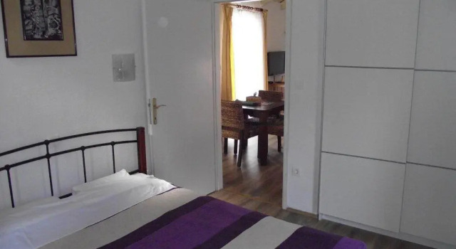 Apartments Dobrinj, Varaa Huoneisto Hotellit Kvarner Islands uima-altaalla, Uima-allas