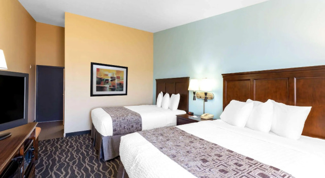 Четырёхместный номер Standard Baymont by Wyndham Tri-Cities/Kennewick WA