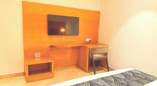Номер Deluxe Lush Premier Hotel