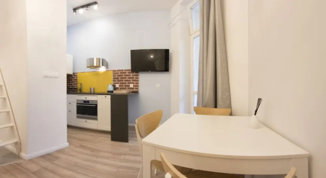 Люкс с балконом Rister Apartments