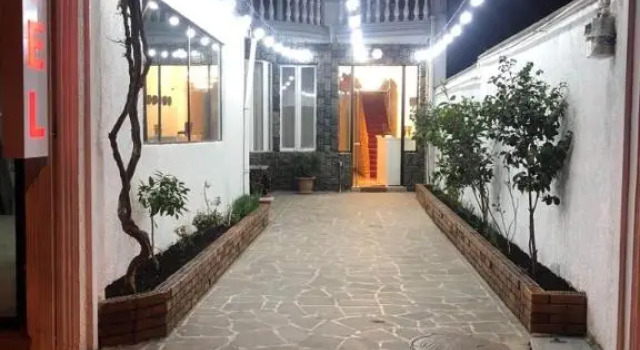 4 Seasons Hotel