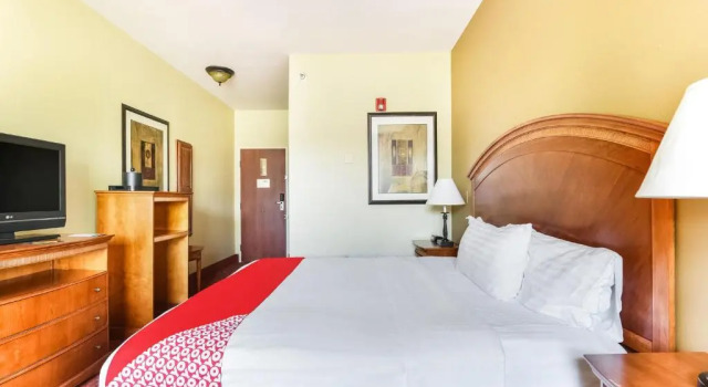 Номер OYO Townhouse Oklahoma City Airport