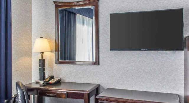 Quality Inn Floral Park, Забронировать Отель Отели Нью-Йоркской агломерации с парковкой, Парковка