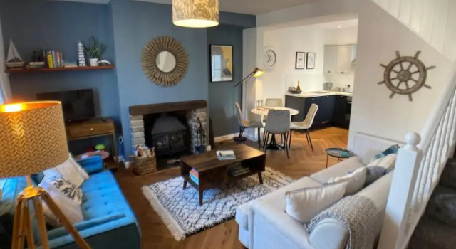 Cosy 2 bedroom cottage in Scarborough's Old Town, Varaa Lomakoti Mökit kohteessa Merseyside, Mökki