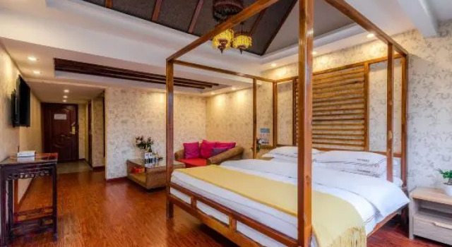 Двухместный семейный люкс Дуплекс с балконом Xijiang Qianhu Miao Village Yunjian Mid-Mountain Guest House (Observation Deck Store)