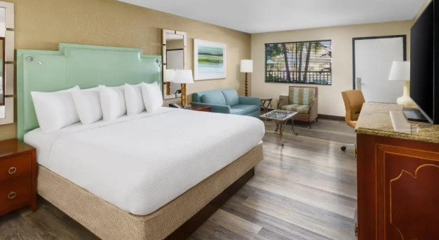 Двухместный номер Deluxe Coco Key Hotel & Water Park Resort