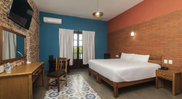 Люкс Grand с балконом Hotel Meson del Barrio