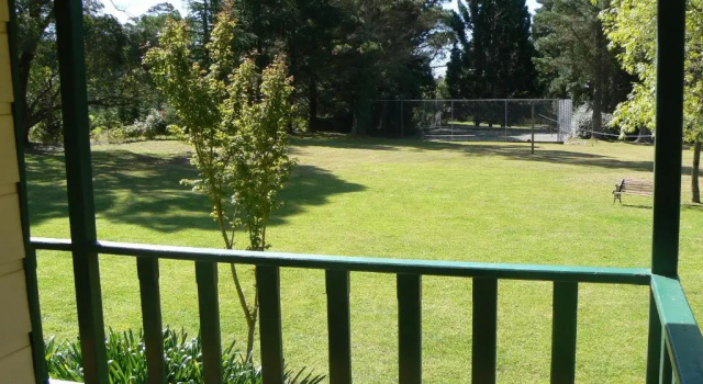 Коттедж с 2 комнатами Federation Gardens & Possums Hideaway