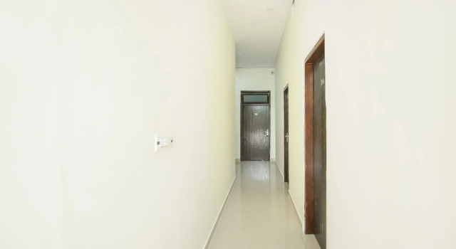 OYO 75672 Holidays Hotel, Забронировать Отель Рохтак штат Харьяна