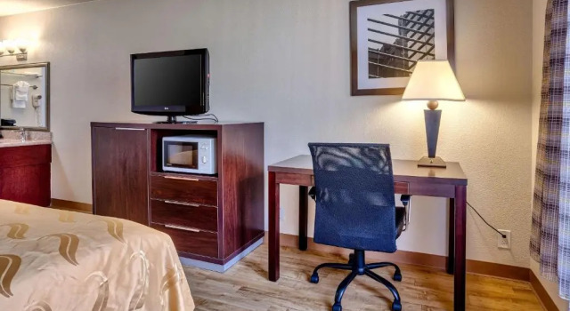 Номер Standard Quality Inn near Six Flags Discovery Kingdom-Napa Valley