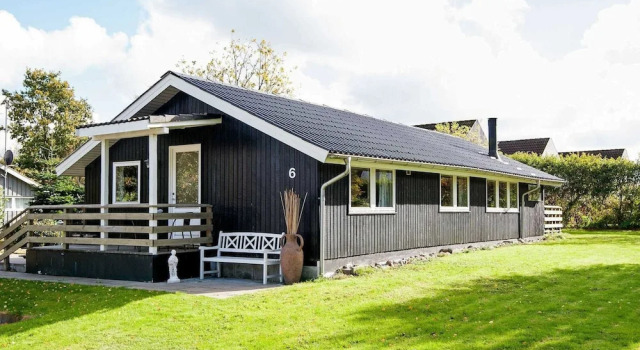 Cosy Holiday Home in Juelsminde with Sauna, Забронировать Отель Юельсминне 