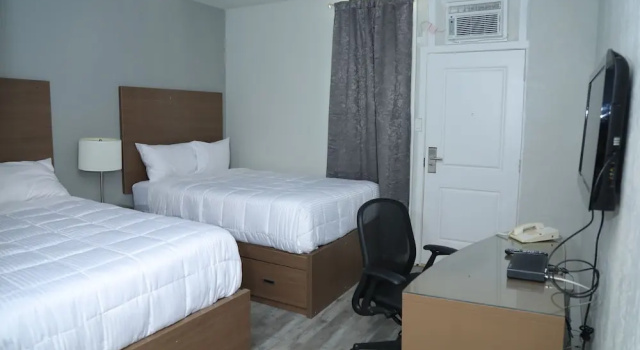 Queensway Court Motel, Buchen Sie Motel Prince George 