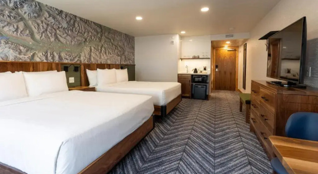 Четырёхместный номер Superior Hotel Canoe and Suites