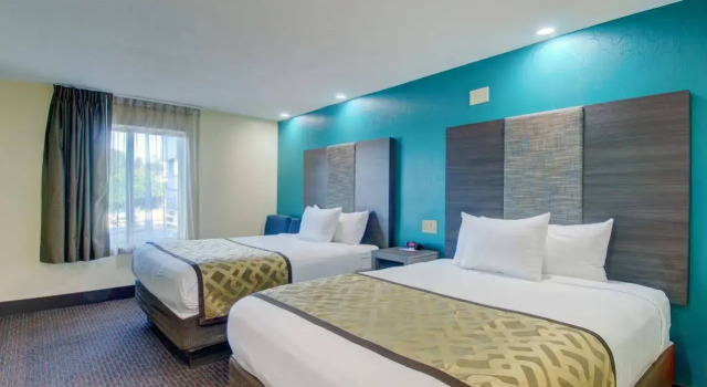 Plymouth Bay Inn and Suites, Varaa Hotelli Hotellit New England uima-altaalla, Uima-allas