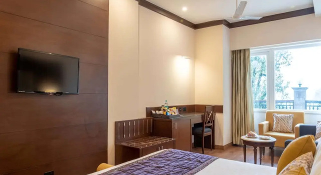 Номер Deluxe с красивым видом из окна Madhuban Sarovar Portico Mussoorie