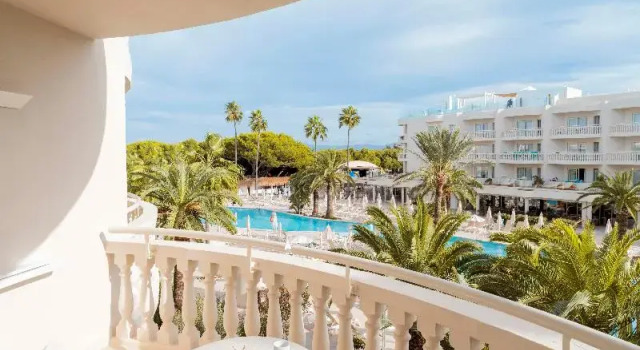 Семейный номер Standard с балконом и с видом на бассейн Iberostar Selection Albufera Park - All Inclusive