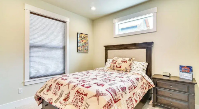 Government Camp Vacation Rental w/ Private Hot Tub