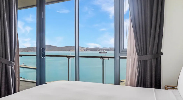Люкс с 2 комнатами Crowne Plaza Residences Port Moresby by IHG