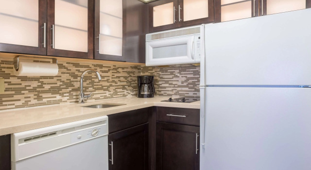 Четырёхместный люкс c 1 комнатой Sonesta ES Suites Atlanta Perimeter Center