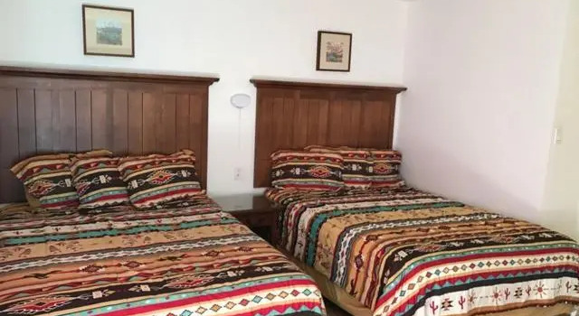 Standard Zimmer Apache Motel