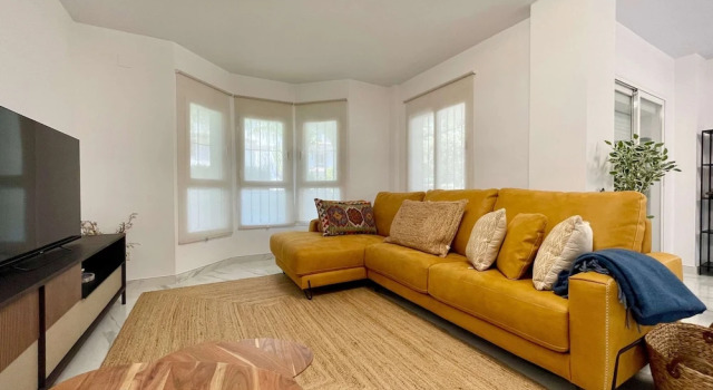 Апартаменты Modern 3 Bedroom Pool Access Apartment F-7