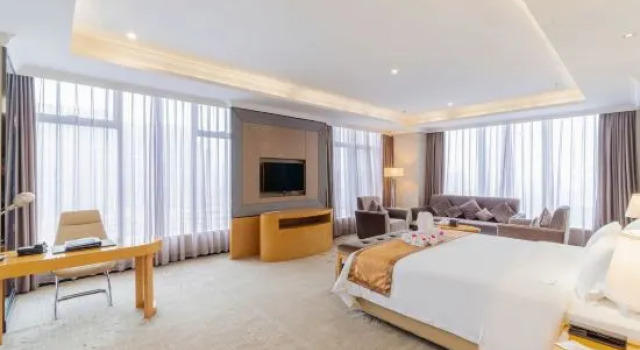 Двухместный люкс Business Golden Phoenix International Hotel