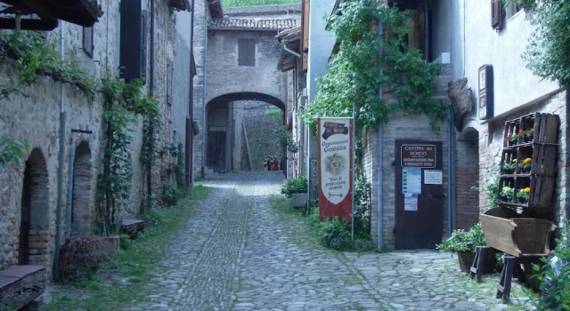 La Locanda del Borgo, Buchen Sie Hotel Langhirano Emilia-Romagna