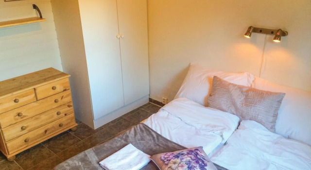 Beautiful Home in Haugesund With Sauna, Wifi and 3 Bedrooms, Rezervați Hotel Haugesund 
