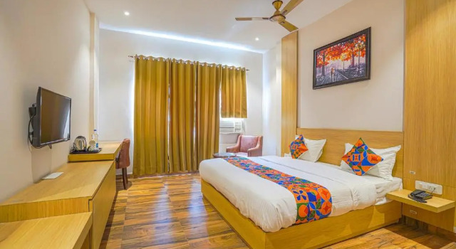 Номер Superior FabHotel Prime Empire
