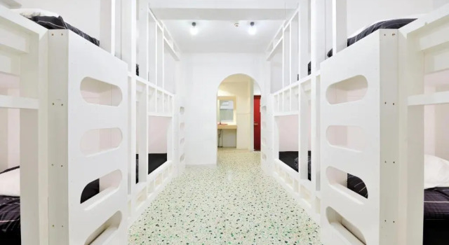 Кровать в общем номере (женский номер) Khaosan World Asakusa Ryokan & Hostel