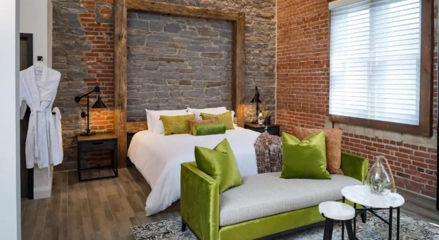 48 King West Boutique Hotel