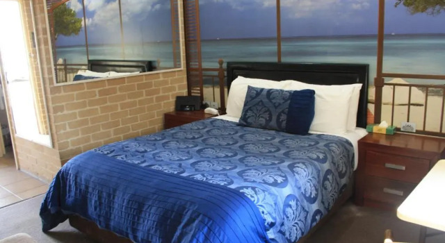 Двухместный номер Deluxe Grand Manor Motor Inn