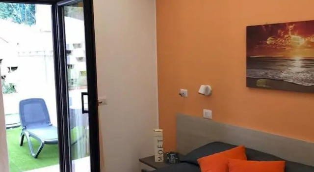 Standard- tredobbelt værelse med haveudsigt Residenza De Luca B&B