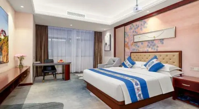 Тент Vienna International Hotel (Hechi Tonggu)