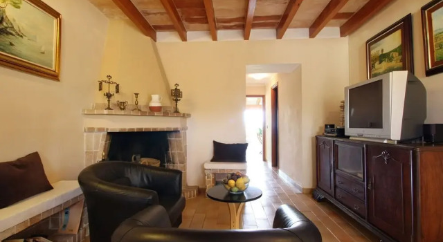 Cozy House Surrounded by Forest With Private Pool, 7 km From the sea, Book Hotel Alcudia Majorca