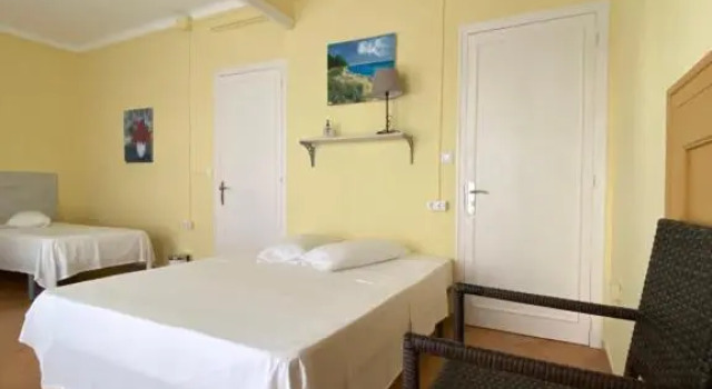 Номер Standard Hostal Restaurant Casa Comaulis