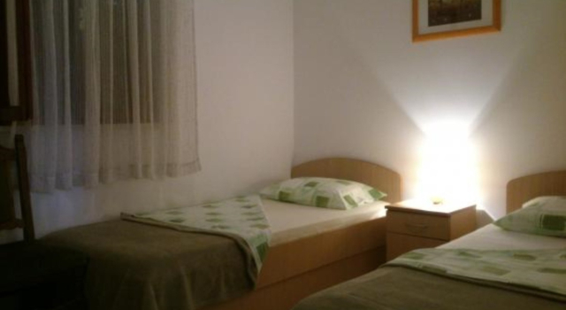Apartment Mis - apartments close to sea: A1 Petrcane, Zadar riviera