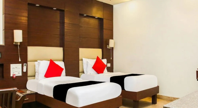 Capital O 39462 Westyard Hotel, Забронировать Отель Отели Нью-Дели с завтраком, Завтраки