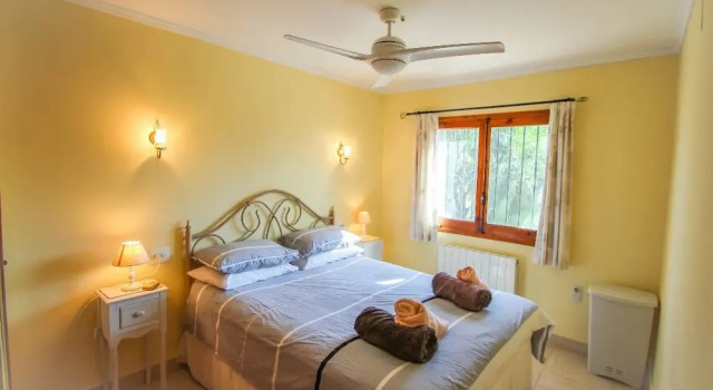 Simon - pretty holiday property with private pool in Benissa
