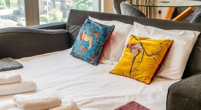 Апартаменты Bright & Spacious Battersea Flat